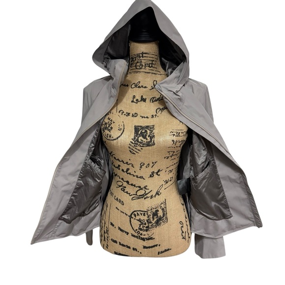 Lululemon Everyday Getaway Jacket Dark Chrome Gray Waterproof Hood Zipper Size 4 - Picture 4 of 11